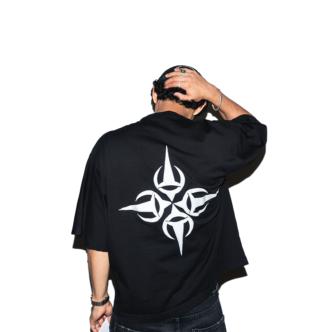 BLACK BOXY T-SHIRT
