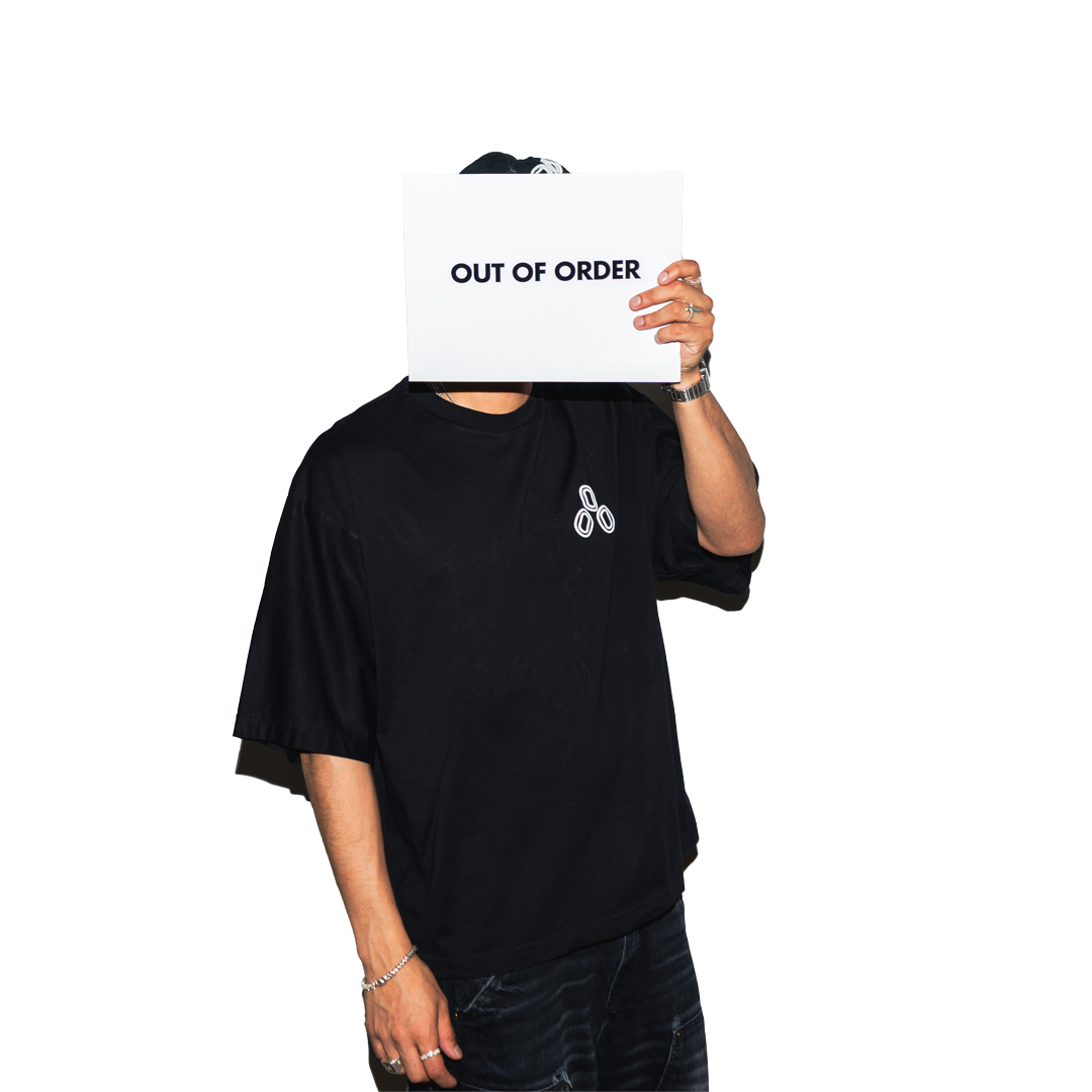 BLACK BOXY T-SHIRT